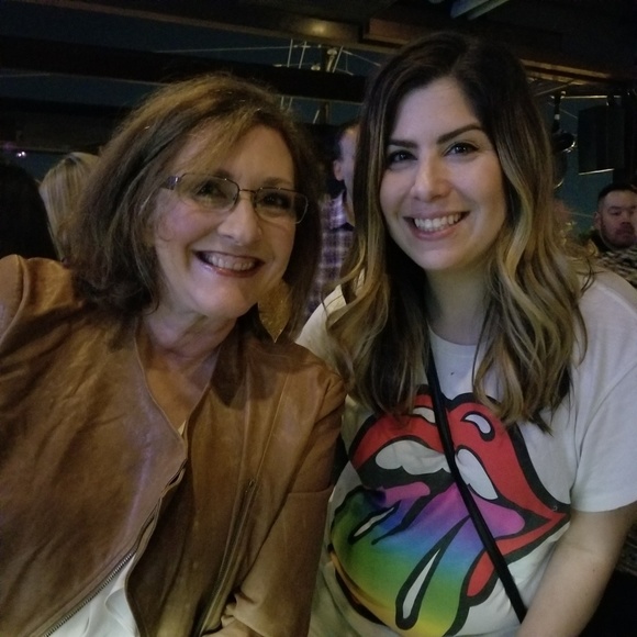 Meet your Posher, Donna - Picture 2 of 8